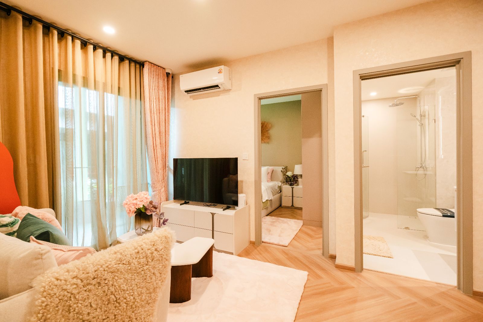 Interior view of Large 1 Bedroom Contemporary Condo for Sale at Title Coralina, Kamala
