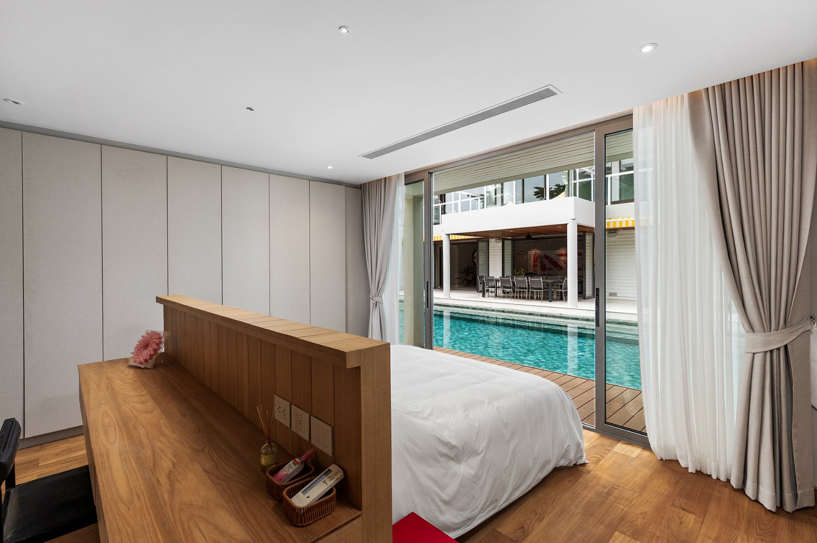 Interior view of 5 Bedroom Private Pool Villa for Sale at The Park, Layan