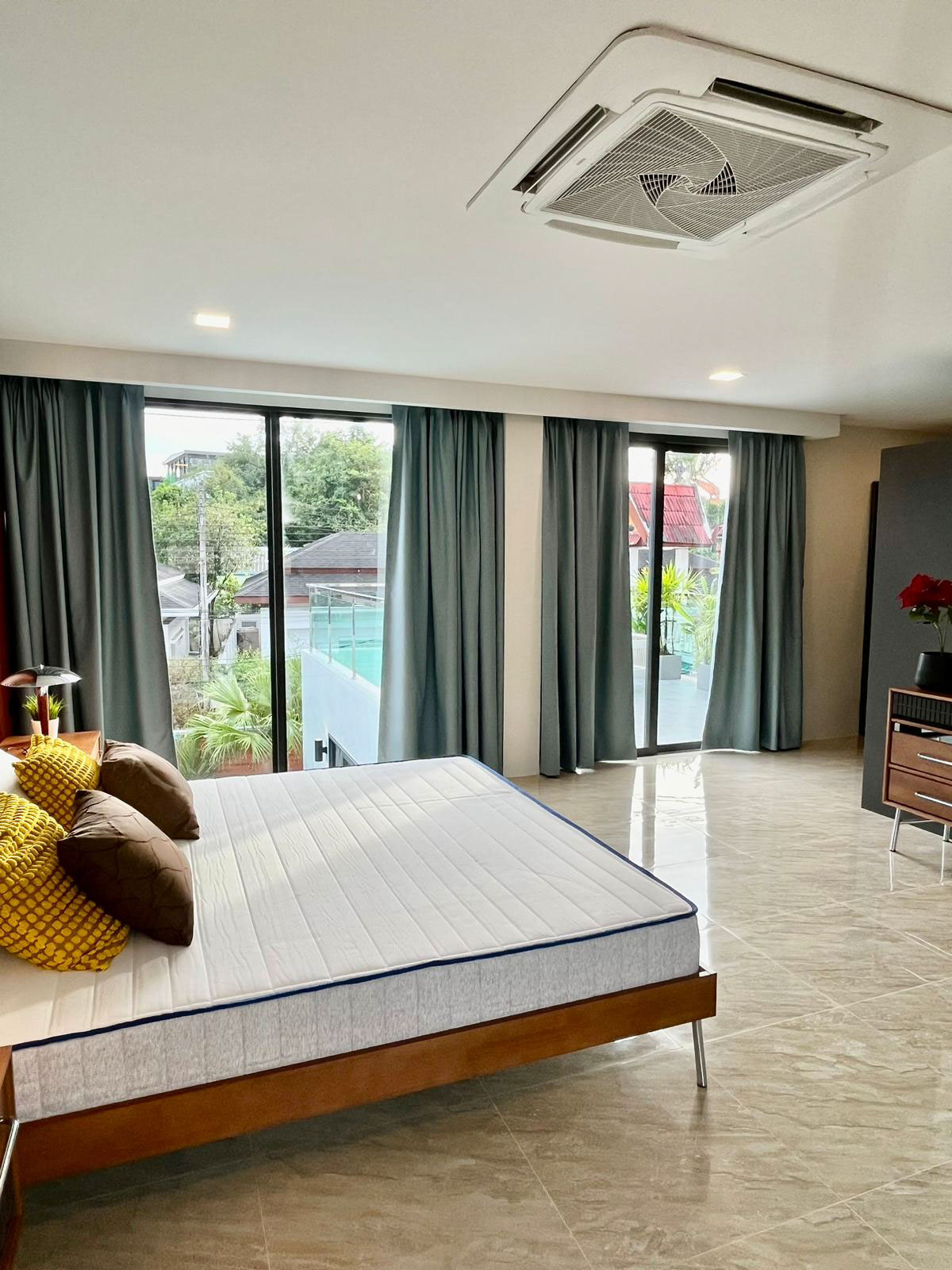 Modern 4-Bedroom Pool Villa for Sale on Soi King Pattana 4 Rawai Phuket - Photo 8