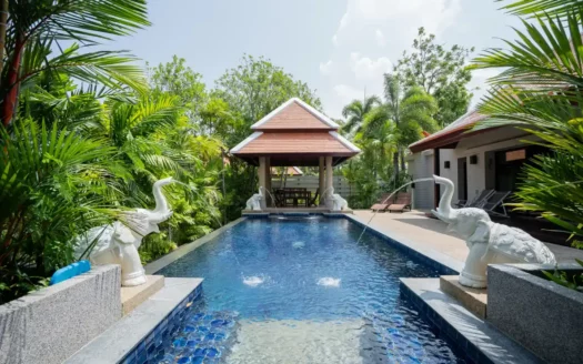 21881 fantastic 4 bedroom villa in baan bua for sale by a private owner 014