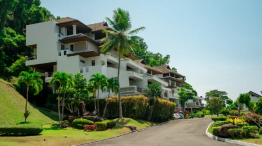 Luxury 3 Bedroom Condominium for Sale in Blue Canyon Golf Course