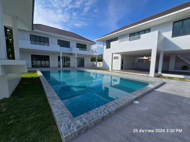 Brand New 4 Bedroom Pool Villa with Large Land Plot for Sale in Rawai