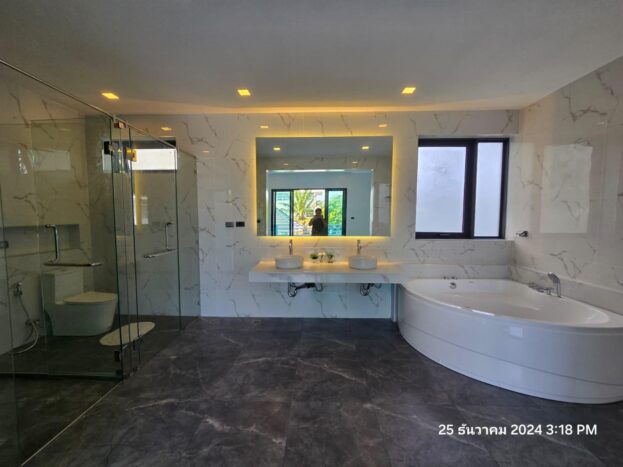Brand New 4 Bedroom Pool Villa with Large Land Plot for Sale in Rawai