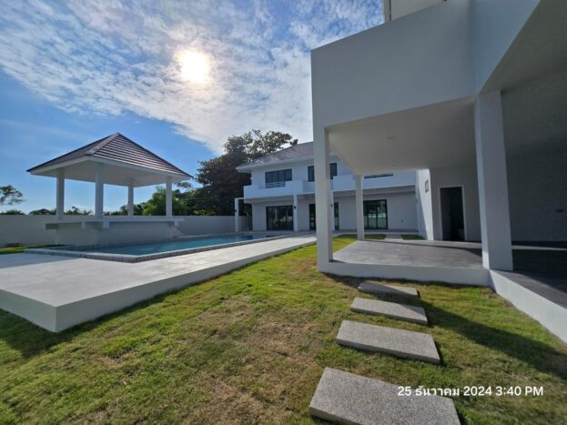 Brand New 4 Bedroom Pool Villa with Large Land Plot for Sale in Rawai