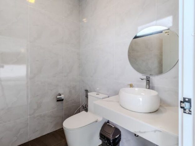 Brand New 4 Bedroom Pool Villa with Large Land Plot for Sale in Rawai