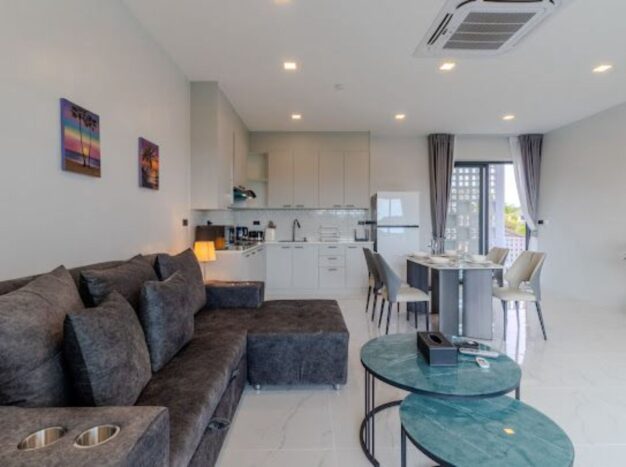 Brand New 4 Bedroom Pool Villa with Large Land Plot for Sale in Rawai