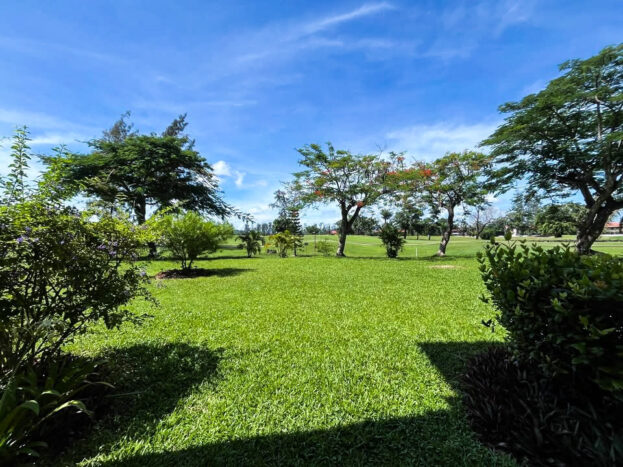Foreign Freehold 1-Bedroom Ground Floor Condo for Sale in Allamanda 3 Laguna